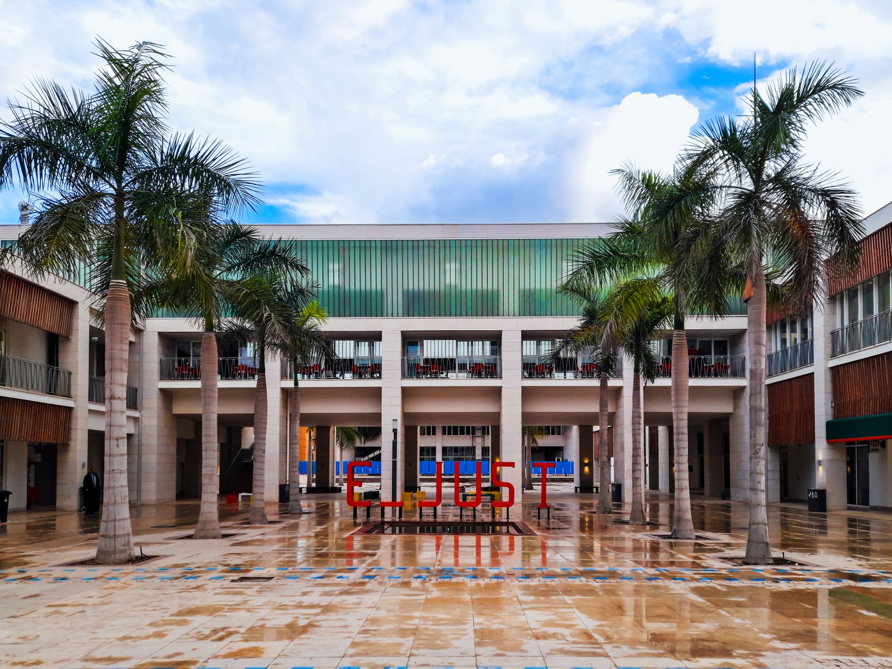 贝尔法斯特女王大学 admission requirements