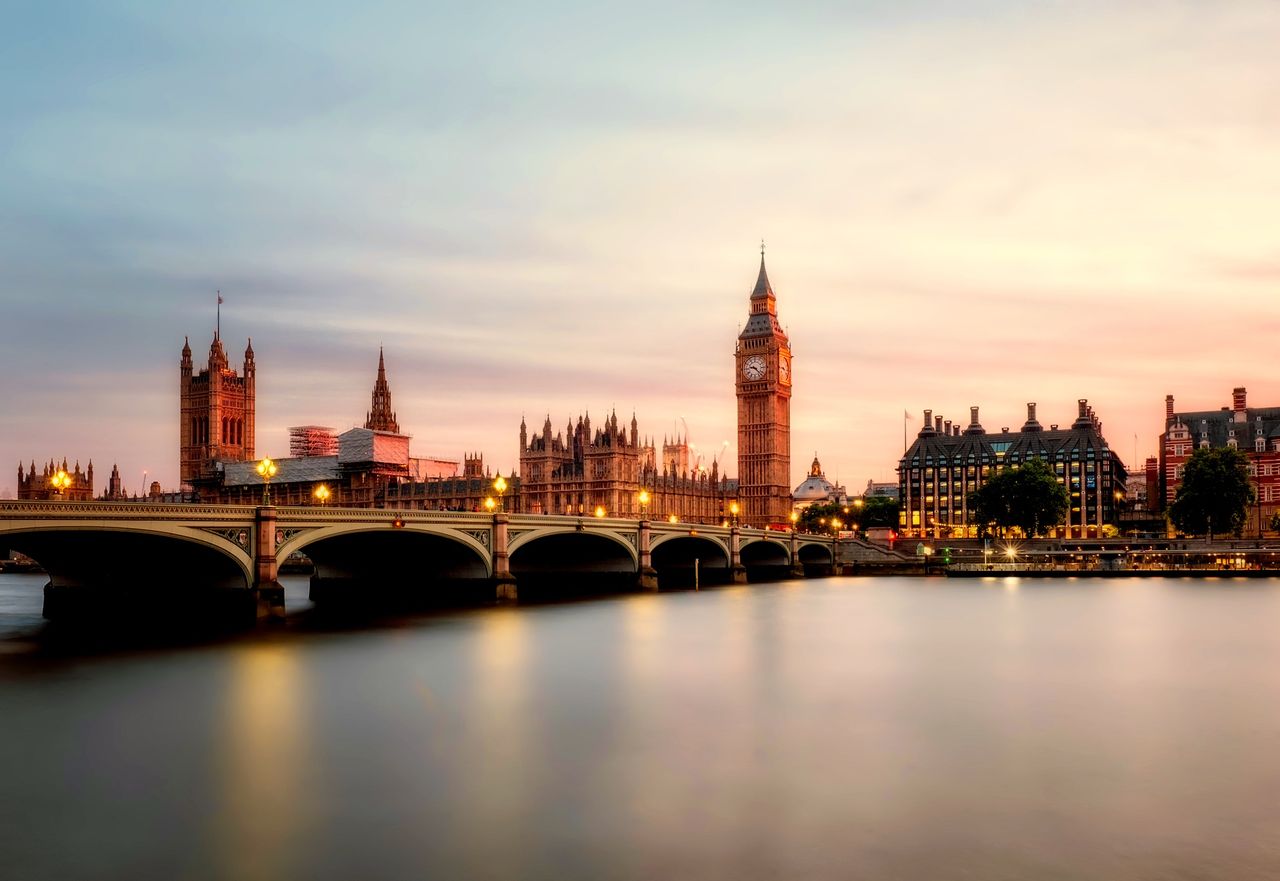 英国留学中介选择标准与评分维度